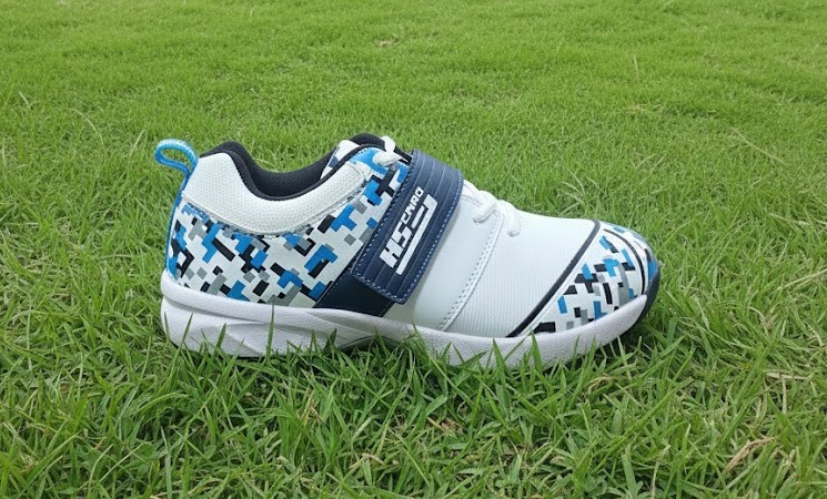 Professional Spiked Cricket/Multi-Sport Shoes (White-Blue) - Superior Grip